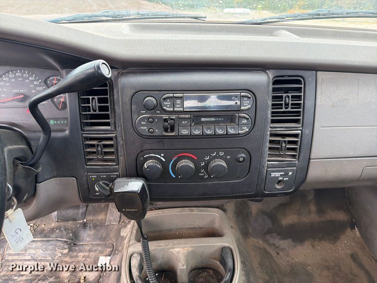 image for item FM6553 2002 Dodge Dakota pickup truck
