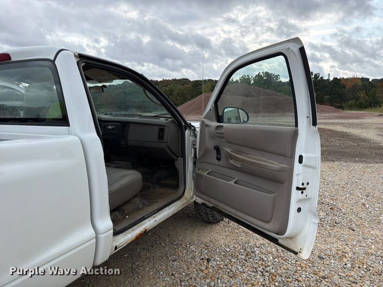 image for item FM6553 2002 Dodge Dakota pickup truck