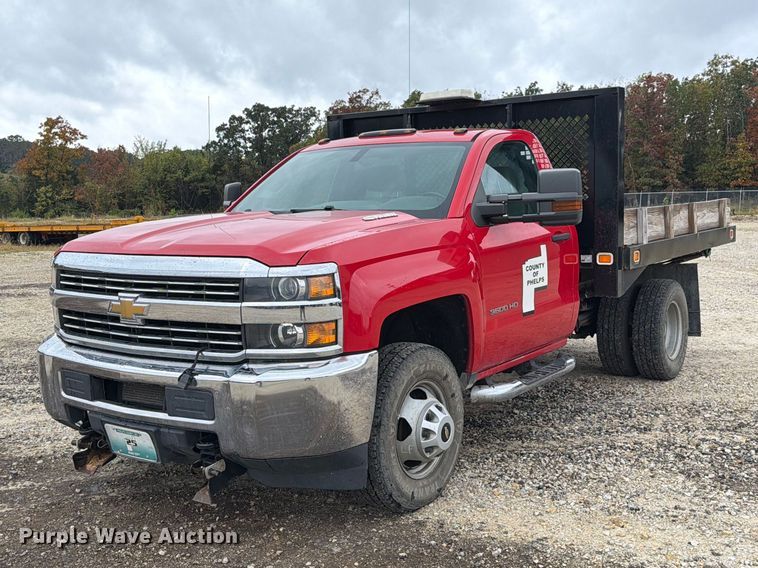 image for item FM6554 2015 Chevrolet Silverado 3500HD dump flatbed pickup truck