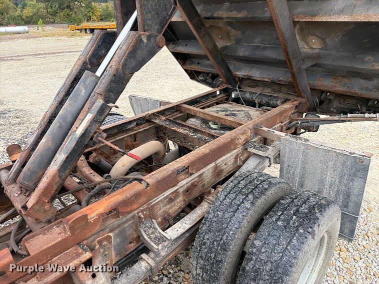 image for item FM6554 2015 Chevrolet Silverado 3500HD dump flatbed pickup truck