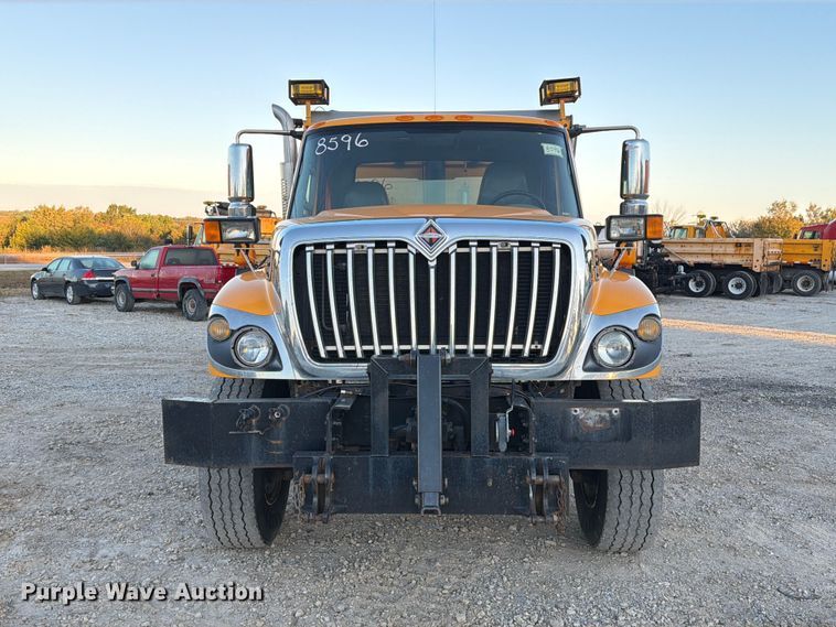 image for item FM6576 2011 International 7500 dump truck