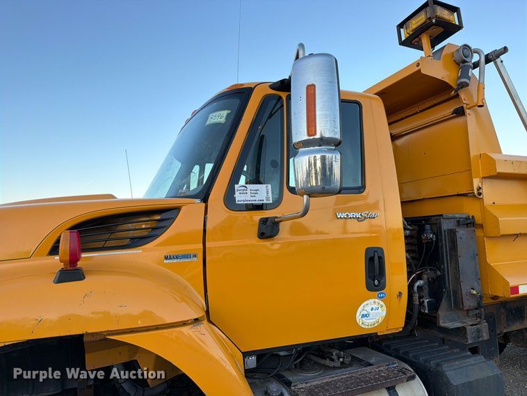 image for item FM6576 2011 International 7500 dump truck