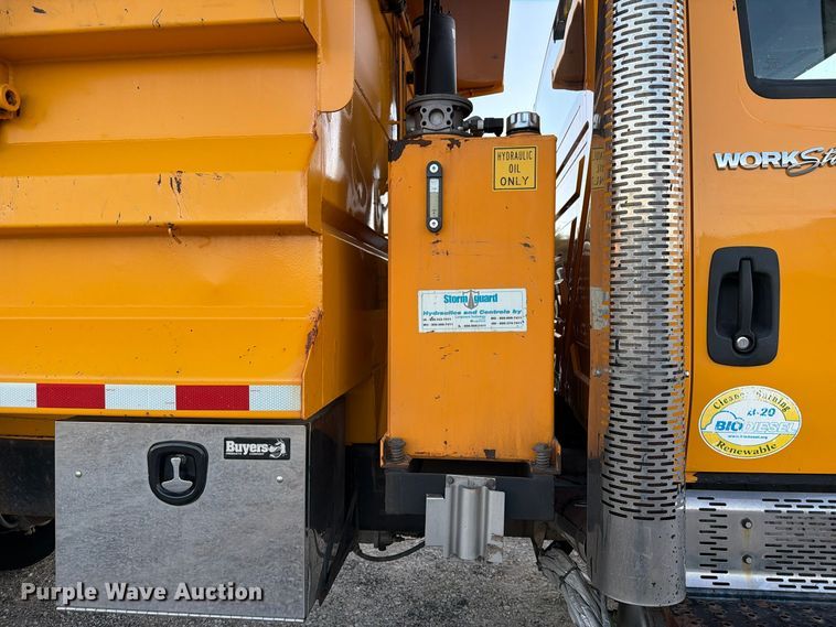 image for item FM6576 2011 International 7500 dump truck