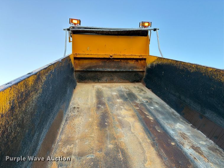 image for item FM6576 2011 International 7500 dump truck