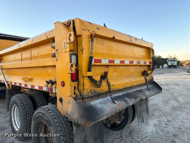 image for item FM6576 2011 International 7500 dump truck