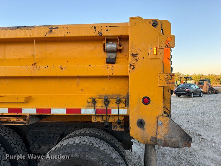 image for item FM6576 2011 International 7500 dump truck