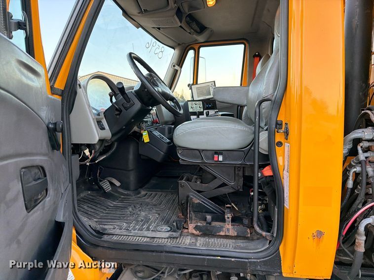 image for item FM6576 2011 International 7500 dump truck