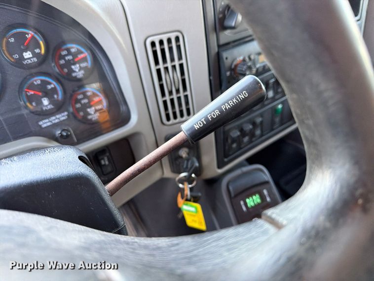 image for item FM6576 2011 International 7500 dump truck