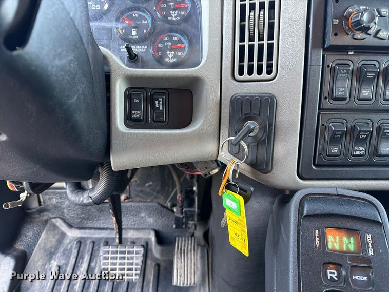 image for item FM6576 2011 International 7500 dump truck