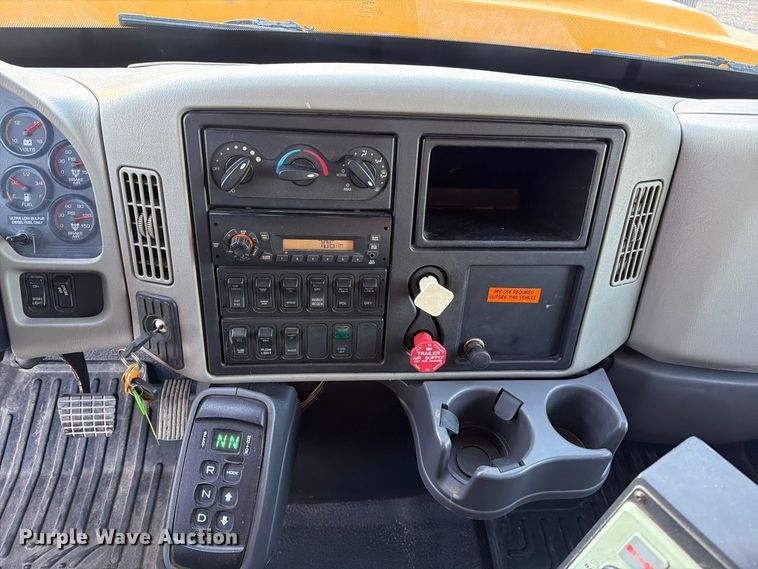 image for item FM6576 2011 International 7500 dump truck