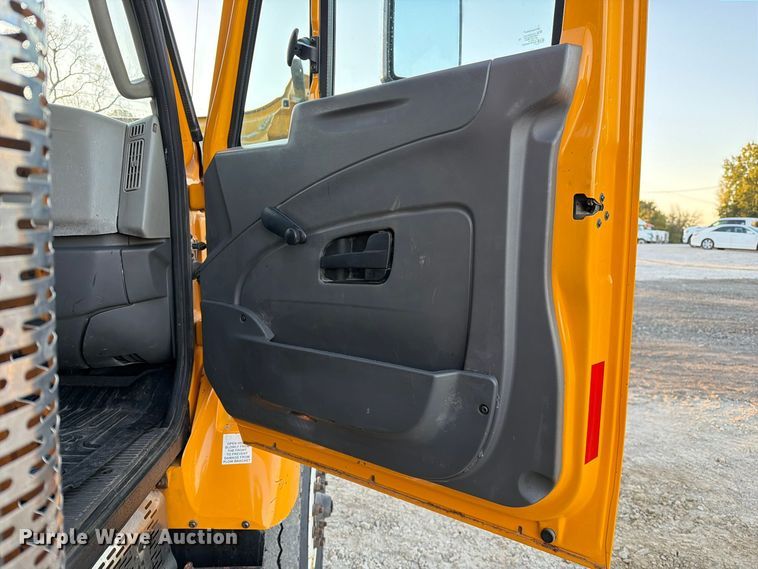 image for item FM6576 2011 International 7500 dump truck
