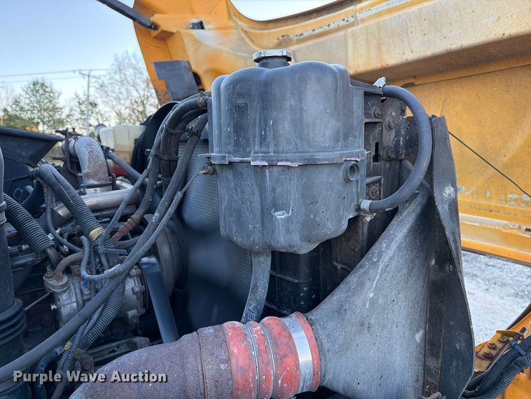 image for item FM6576 2011 International 7500 dump truck