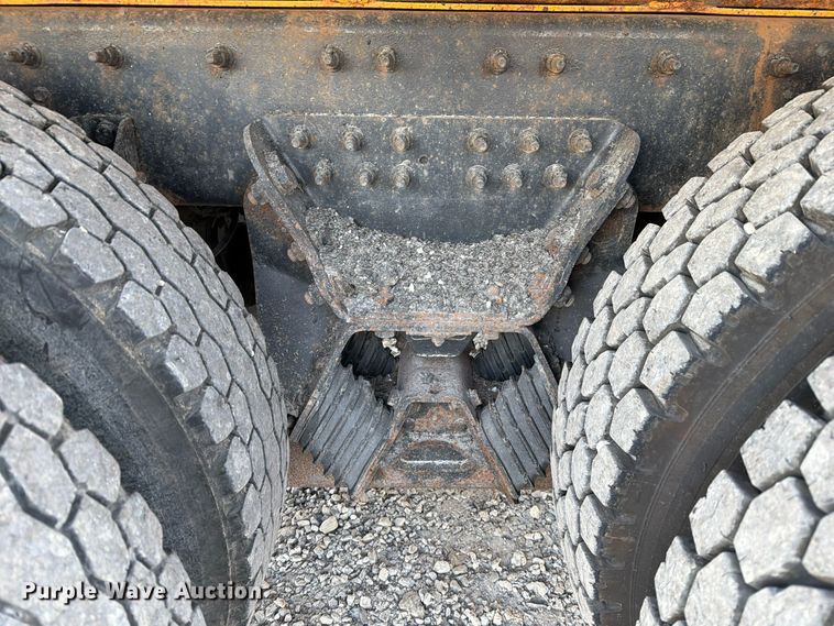 image for item FM6576 2011 International 7500 dump truck