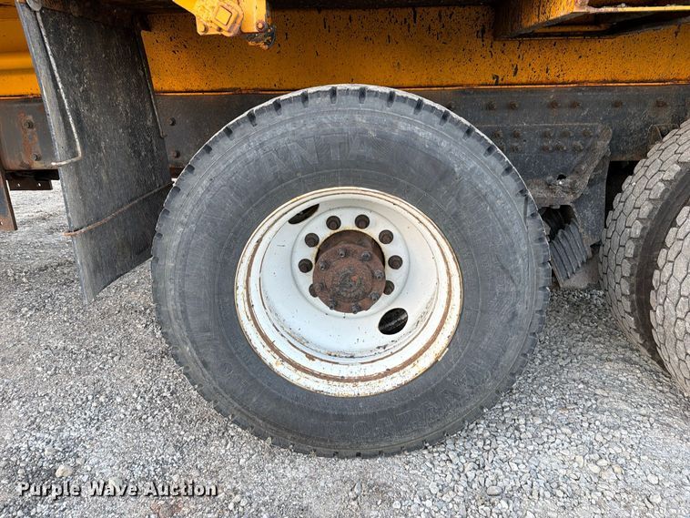 image for item FM6576 2011 International 7500 dump truck