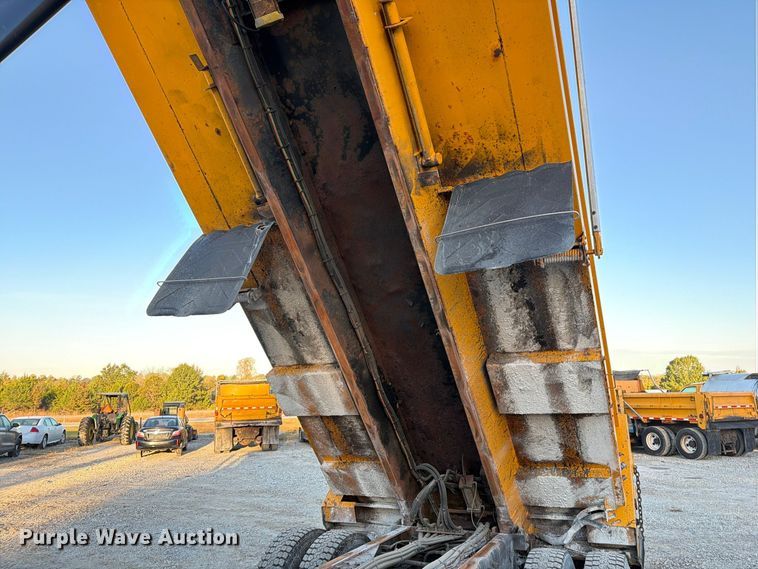 image for item FM6577 2014 International 7500 dump truck