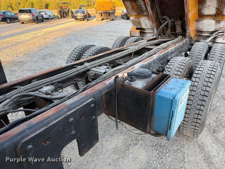 image for item FM6577 2014 International 7500 dump truck
