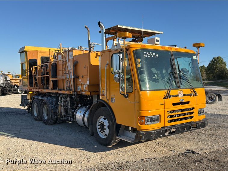 image for item FM6580 2004 Sterling Condor paint striper truck