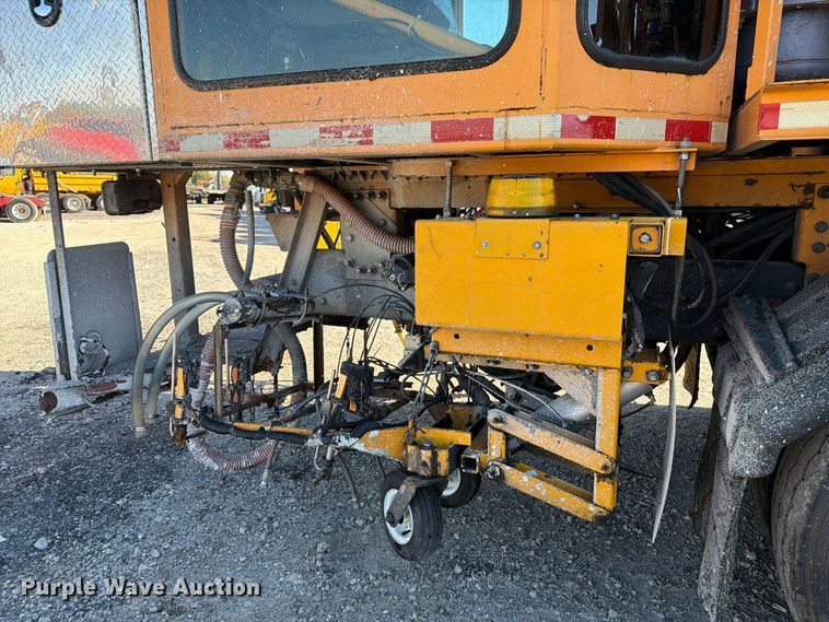 image for item FM6580 2004 Sterling Condor paint striper truck