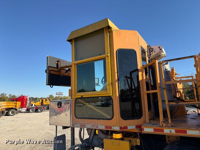 image for item FM6580 2004 Sterling Condor paint striper truck