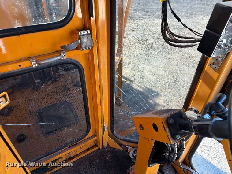 image for item FM6580 2004 Sterling Condor paint striper truck