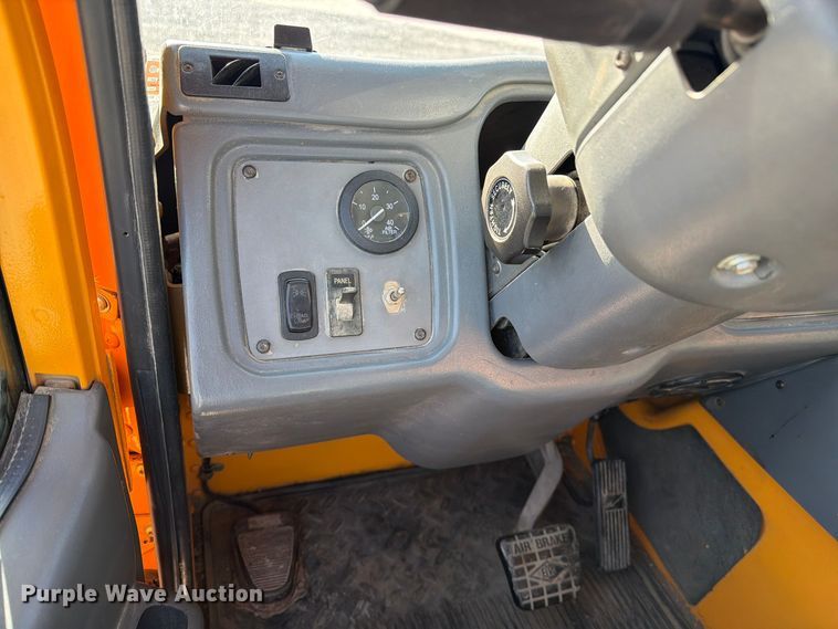 image for item FM6580 2004 Sterling Condor paint striper truck