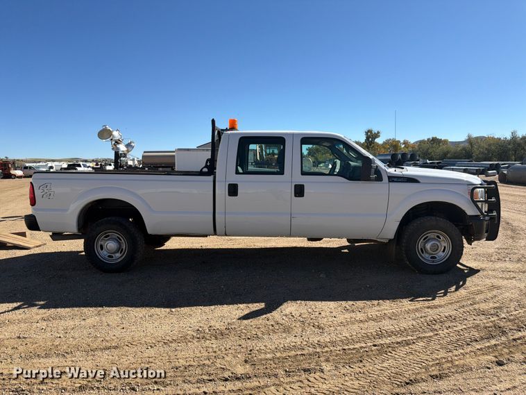 image for item FM7714 2011 Ford F350 Super Duty Crew Cab pickup truck