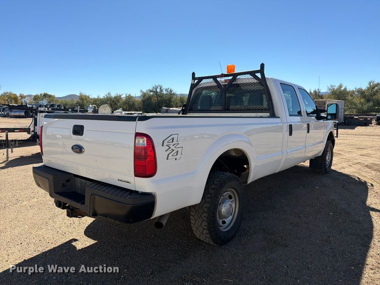 image for item FM7714 2011 Ford F350 Super Duty Crew Cab pickup truck