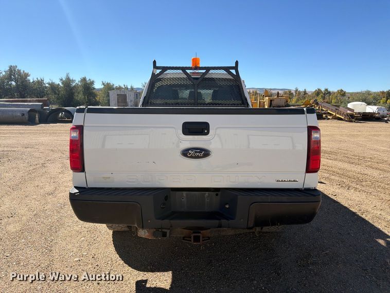 image for item FM7714 2011 Ford F350 Super Duty Crew Cab pickup truck