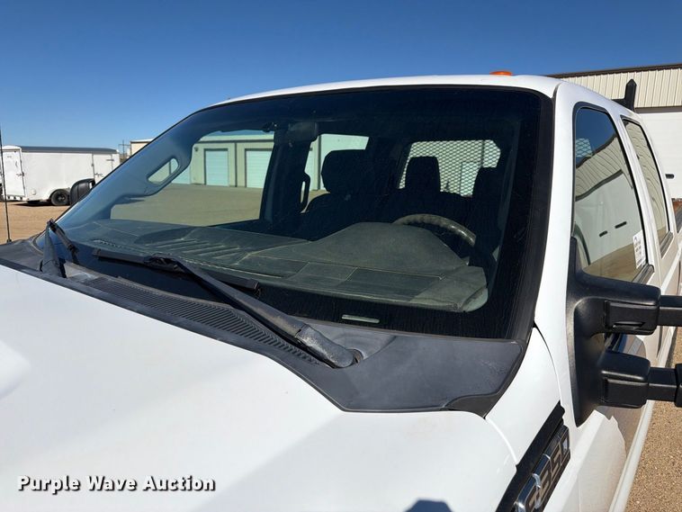 image for item FM7714 2011 Ford F350 Super Duty Crew Cab pickup truck