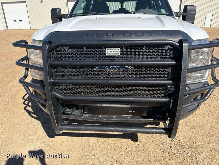 image for item FM7714 2011 Ford F350 Super Duty Crew Cab pickup truck