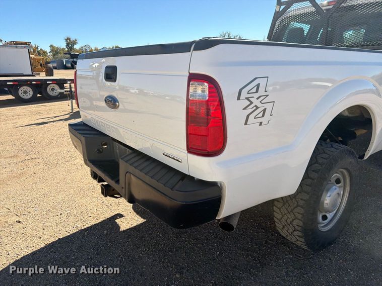 image for item FM7714 2011 Ford F350 Super Duty Crew Cab pickup truck