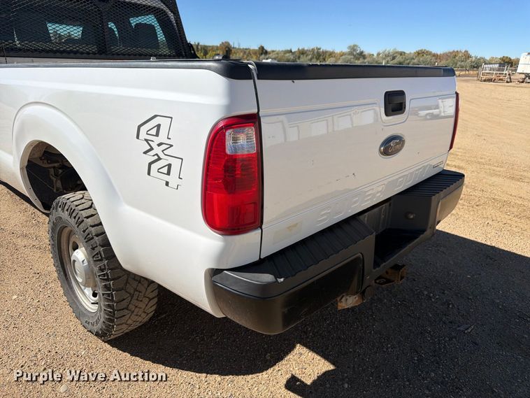image for item FM7714 2011 Ford F350 Super Duty Crew Cab pickup truck