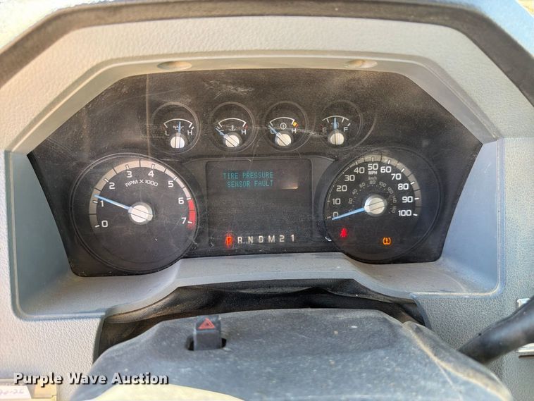 image for item FM7714 2011 Ford F350 Super Duty Crew Cab pickup truck