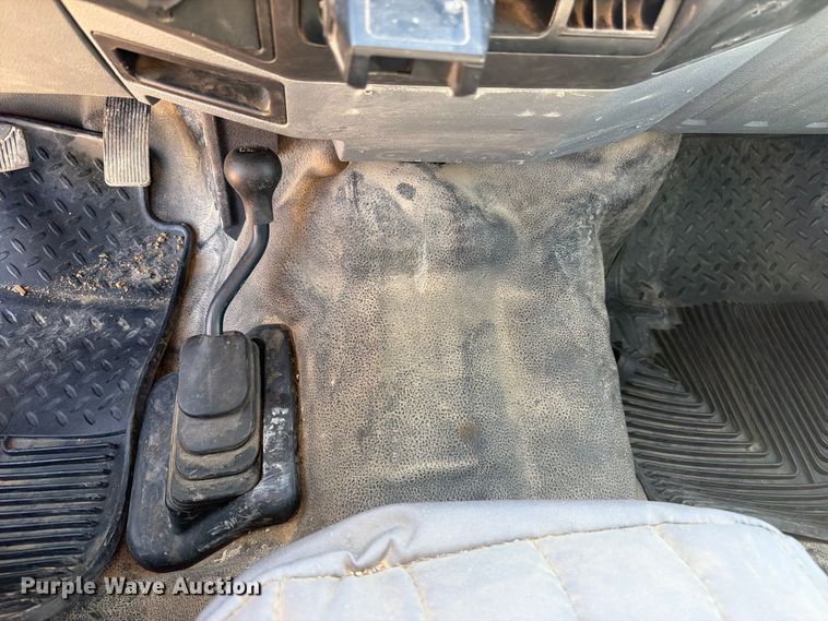image for item FM7714 2011 Ford F350 Super Duty Crew Cab pickup truck