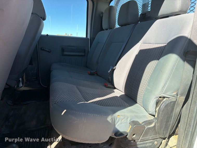 image for item FM7714 2011 Ford F350 Super Duty Crew Cab pickup truck