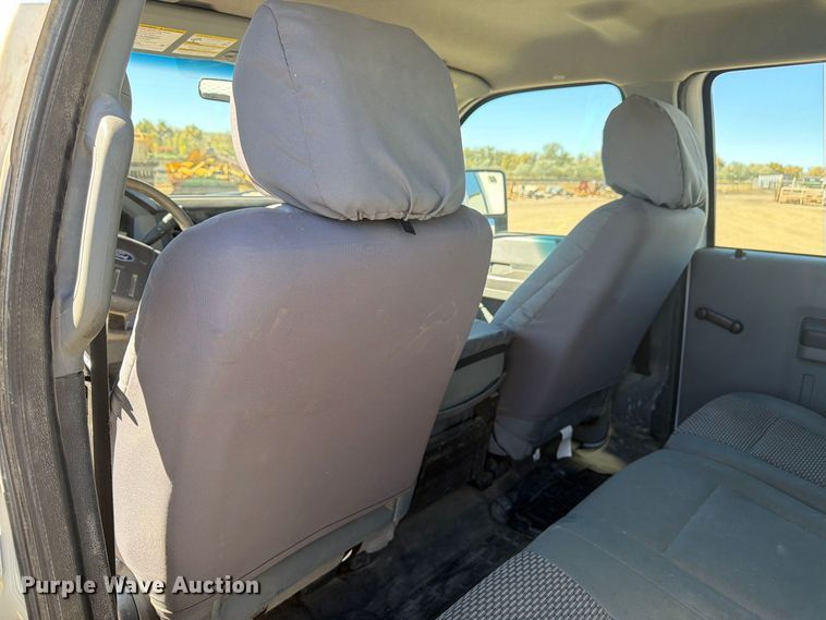 image for item FM7714 2011 Ford F350 Super Duty Crew Cab pickup truck