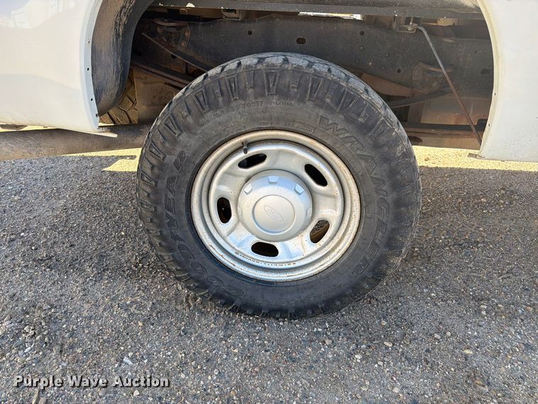 image for item FM7714 2011 Ford F350 Super Duty Crew Cab pickup truck
