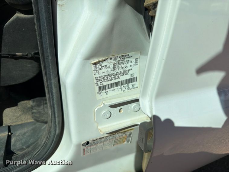 image for item FM7714 2011 Ford F350 Super Duty Crew Cab pickup truck