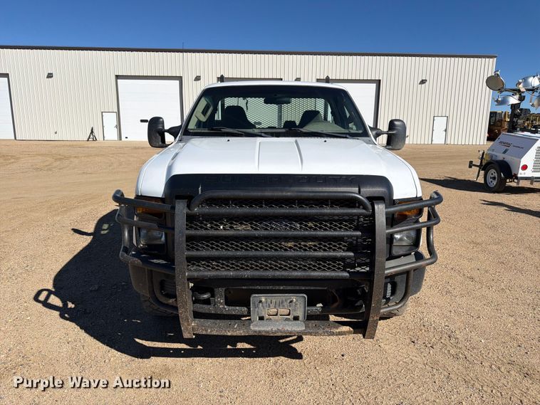 image for item FM7715 2009 Ford F350 Super Duty utility bed pickup truck