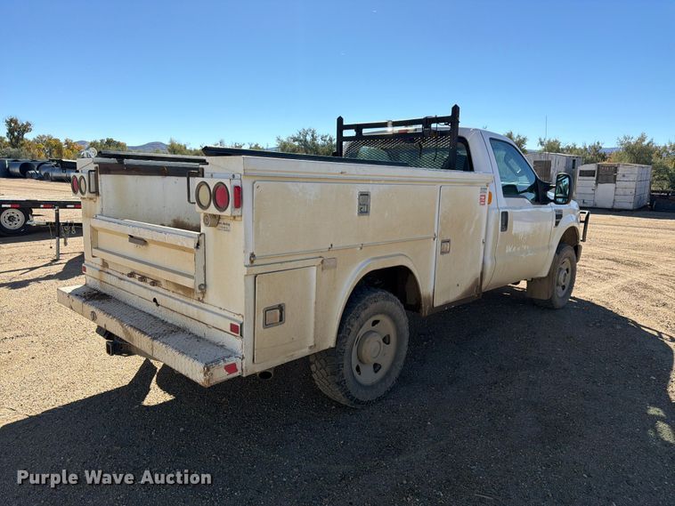 image for item FM7715 2009 Ford F350 Super Duty utility bed pickup truck