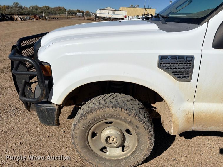 image for item FM7715 2009 Ford F350 Super Duty utility bed pickup truck