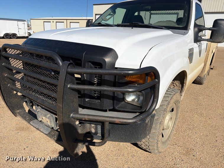 image for item FM7715 2009 Ford F350 Super Duty utility bed pickup truck