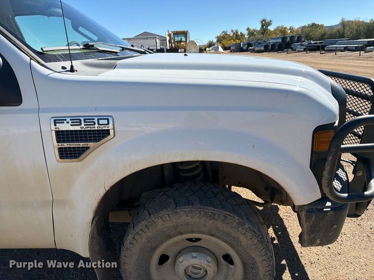 image for item FM7715 2009 Ford F350 Super Duty utility bed pickup truck