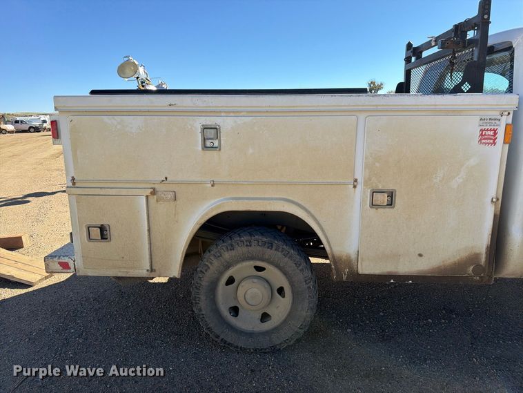 image for item FM7715 2009 Ford F350 Super Duty utility bed pickup truck