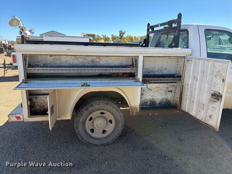 image for item FM7715 2009 Ford F350 Super Duty utility bed pickup truck