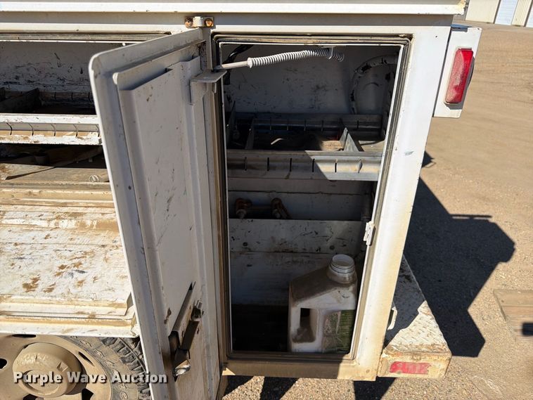 image for item FM7715 2009 Ford F350 Super Duty utility bed pickup truck