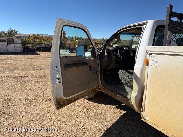 image for item FM7715 2009 Ford F350 Super Duty utility bed pickup truck