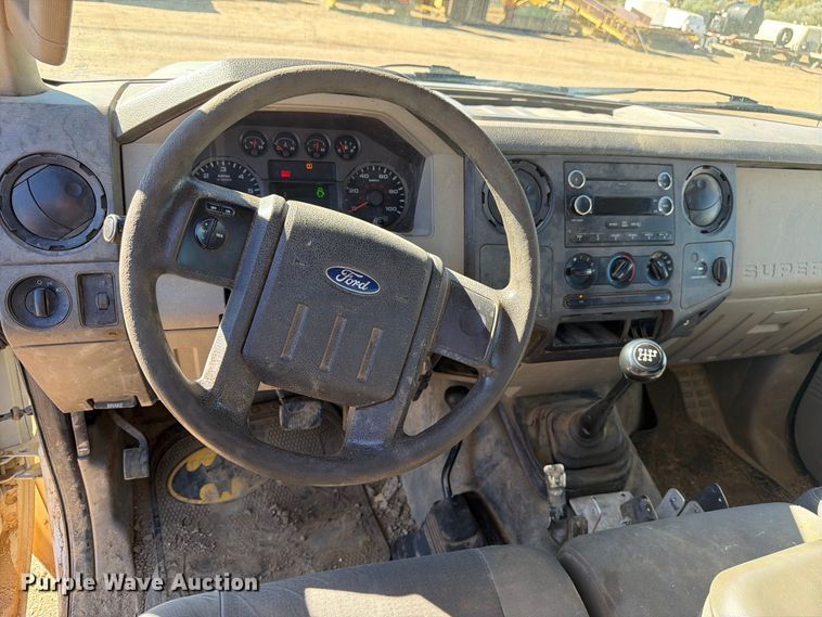 image for item FM7715 2009 Ford F350 Super Duty utility bed pickup truck