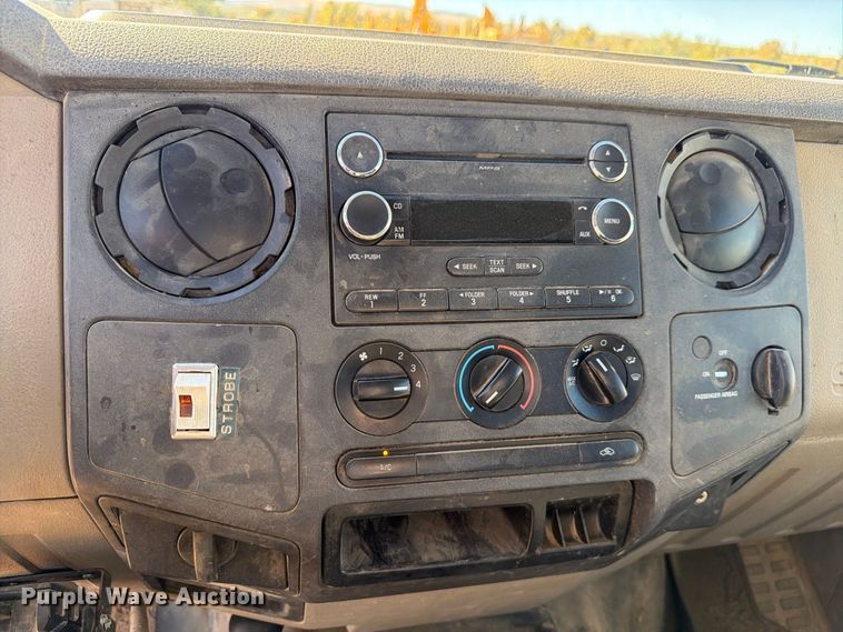 image for item FM7715 2009 Ford F350 Super Duty utility bed pickup truck