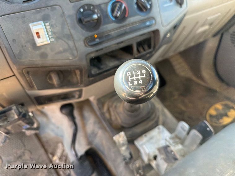 image for item FM7715 2009 Ford F350 Super Duty utility bed pickup truck